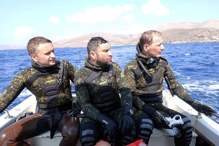 Пенсия для морского дьявола 2 полностью. Подводный охотник. Подводная охота в Абхазии.